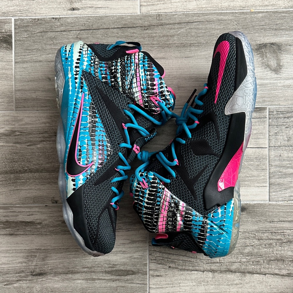 Nike LeBron 23 Chromosomes